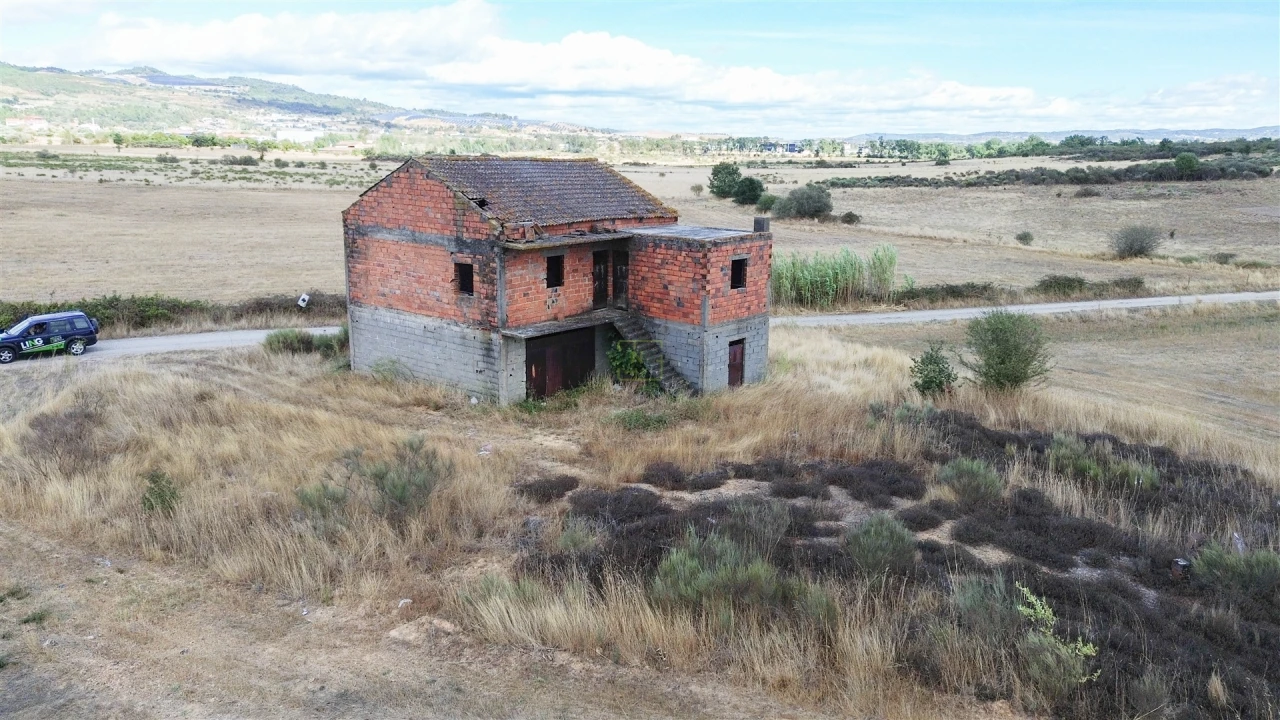 Terreno para Venda em Alcaria Foto 14
