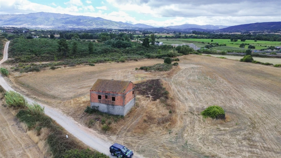 Terreno para Venda em Alcaria Foto 1