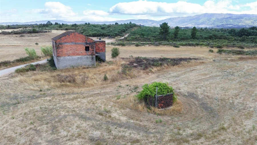 Terreno para Venda em Alcaria Foto 12