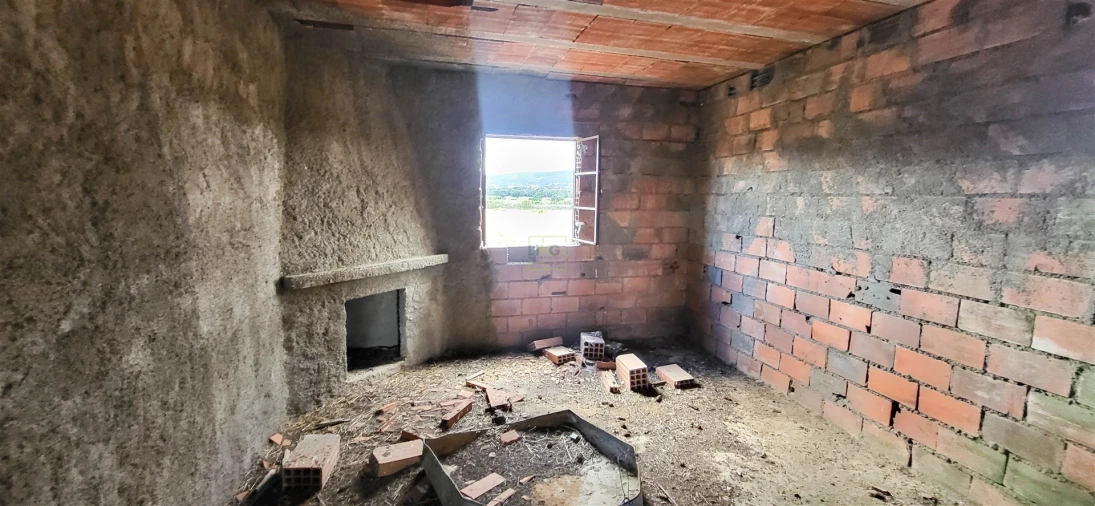 Terreno para Venda em Alcaria Foto 57