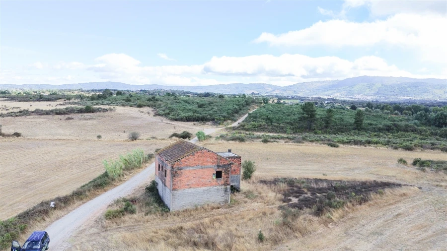 Terreno para Venda em Alcaria Foto 32