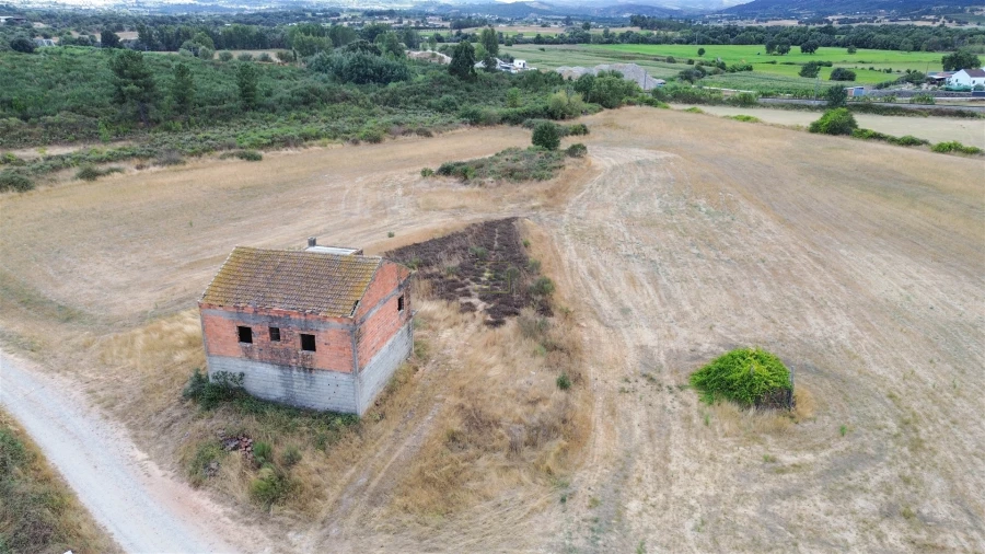 Terreno para Venda em Alcaria Foto 9
