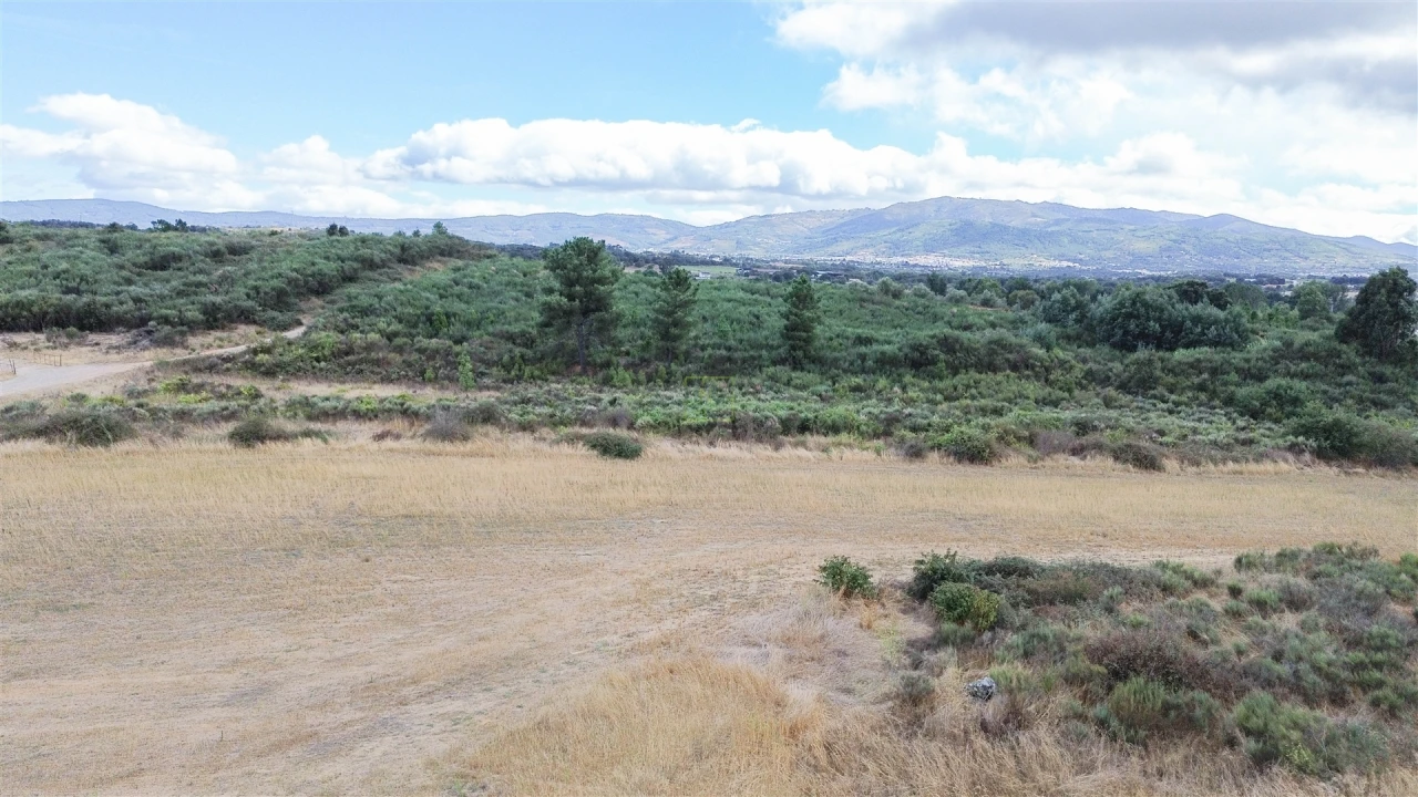 Terreno para Venda em Alcaria Foto 25