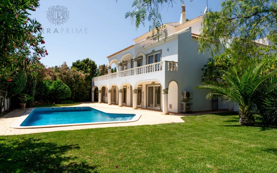 Moradia T5 para Venda em Boliqueime Foto 2