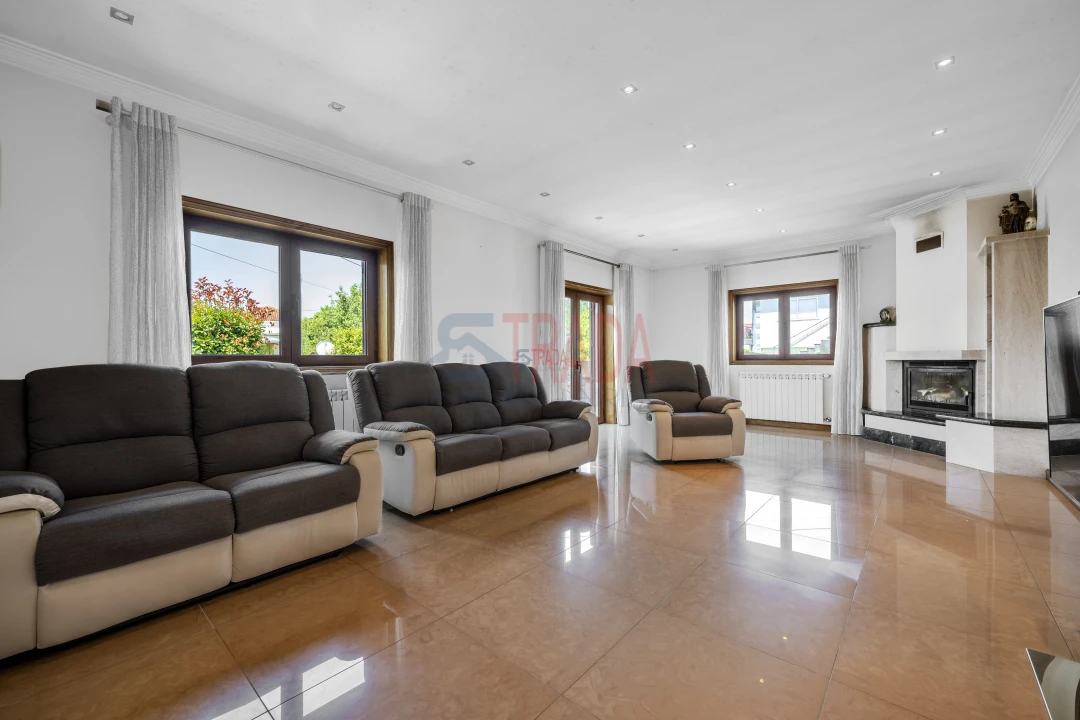 Moradia T3 para Venda em Associação de Freguesias do Vale do Neiva Foto 3