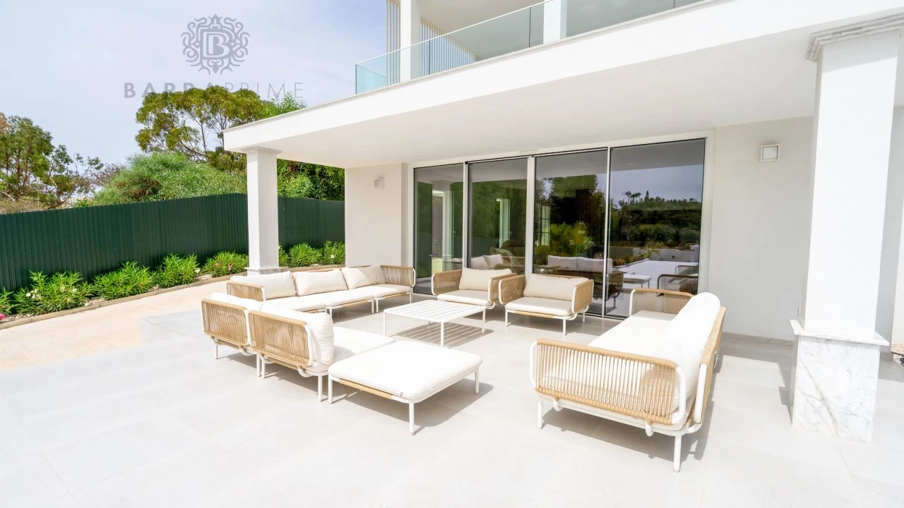 Moradia T5 para Venda em Alvor Foto 8