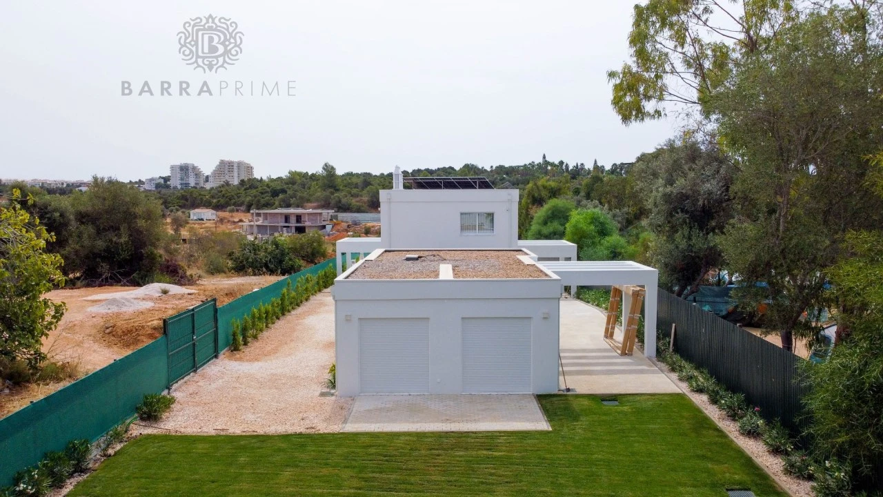 Moradia T5 para Venda em Alvor Foto 12