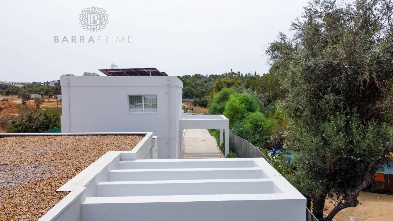 Moradia T5 para Venda em Alvor Foto 13