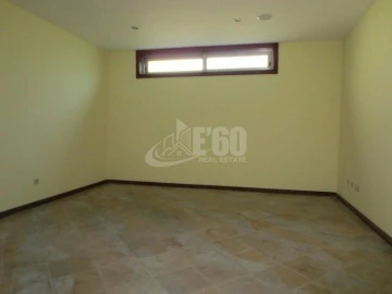 Moradia T4 para Venda em Gulpilhares e Valadares