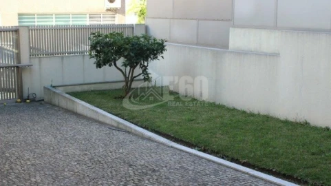Moradia T4 para Venda em Gulpilhares e Valadares