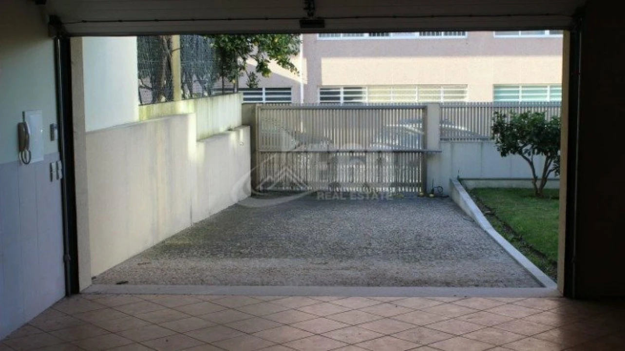 Moradia T4 para Venda em Gulpilhares e Valadares Foto 2