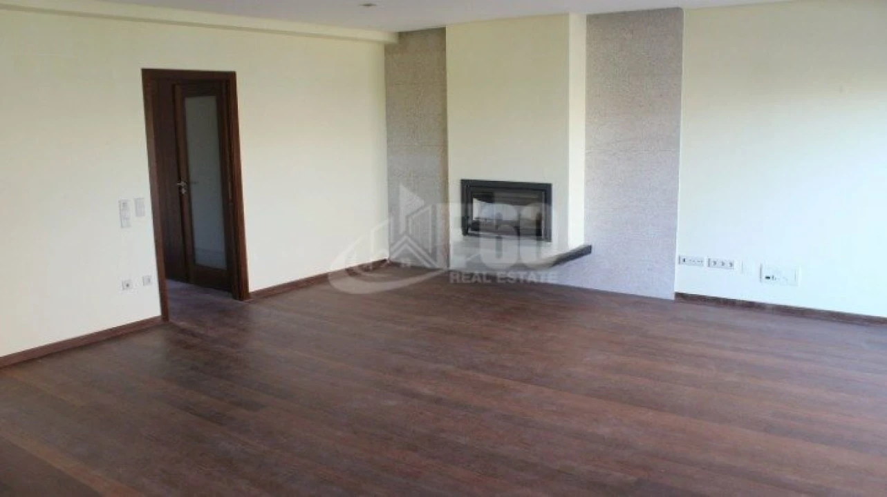 Moradia T4 para Venda em Gulpilhares e Valadares Foto 5