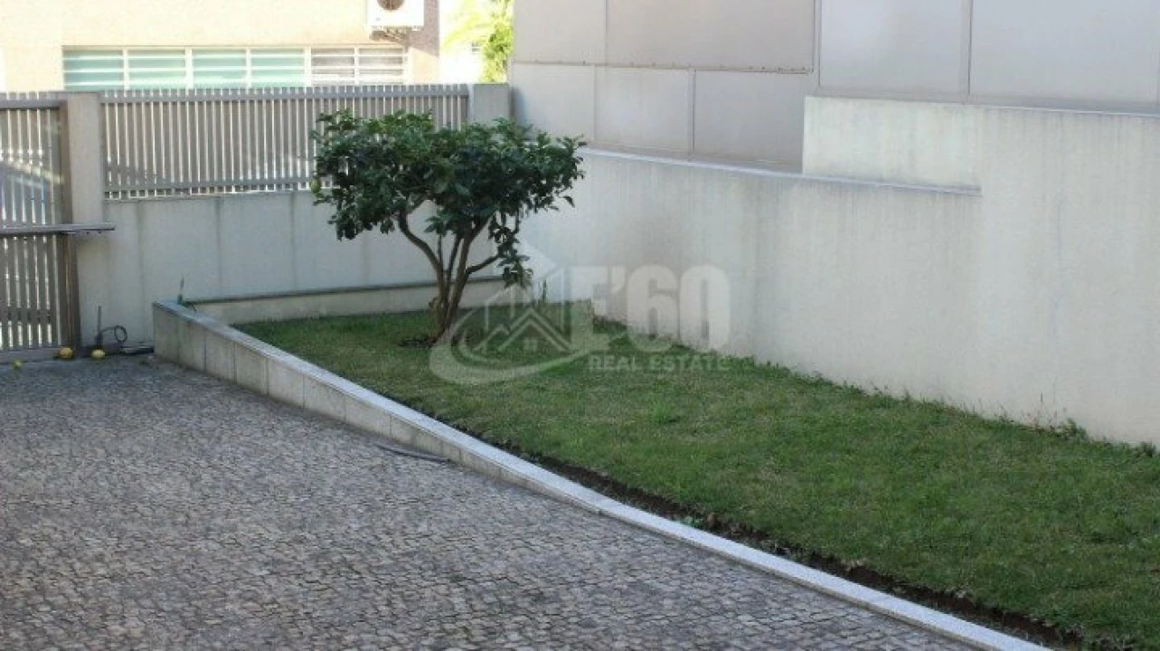 Moradia T4 para Venda em Gulpilhares e Valadares Foto 3