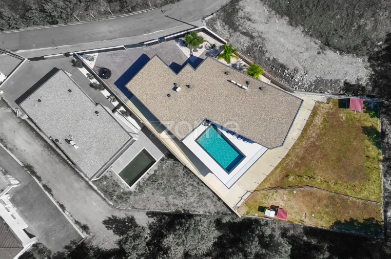 Moradia T3 para Venda em Oliveira, São Paio e São Sebastião Foto 3