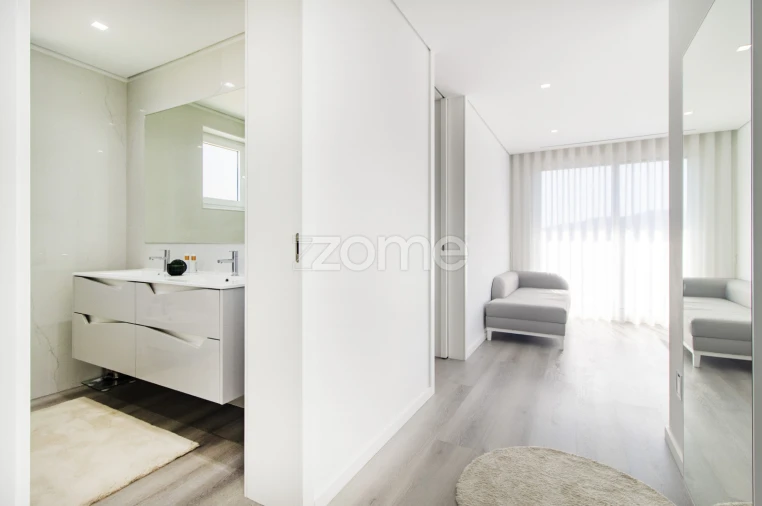 Moradia T3 para Venda em Oliveira, São Paio e São Sebastião Foto 26