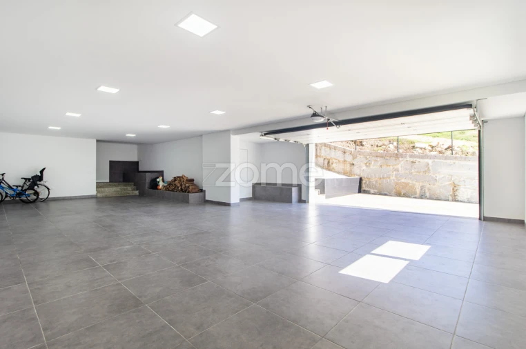 Moradia T3 para Venda em Oliveira, São Paio e São Sebastião Foto 46