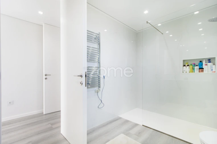 Moradia T3 para Venda em Oliveira, São Paio e São Sebastião Foto 28