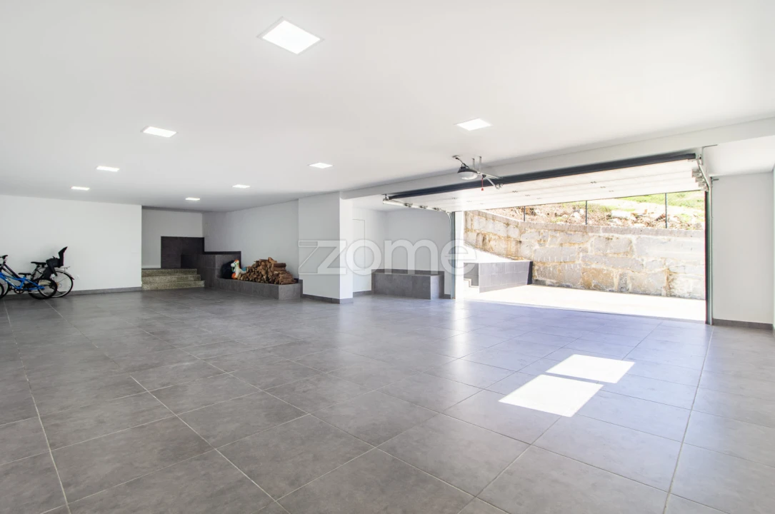 Moradia T3 para Venda em Oliveira, São Paio e São Sebastião Foto 46