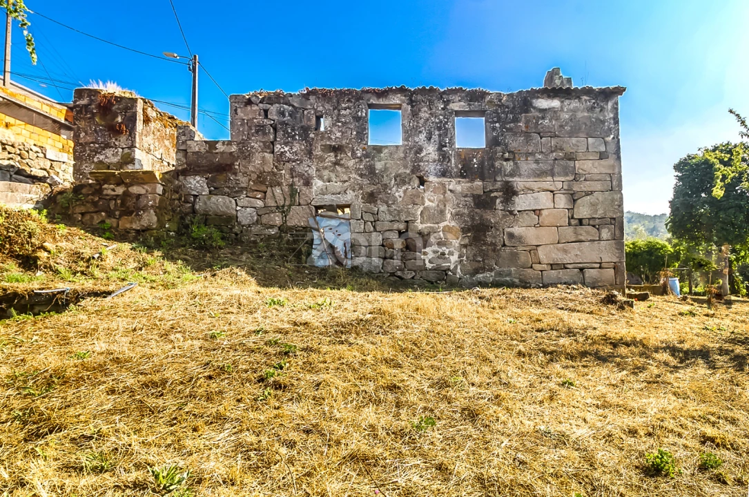 Moradia T3 para Venda em Moimenta Foto 7