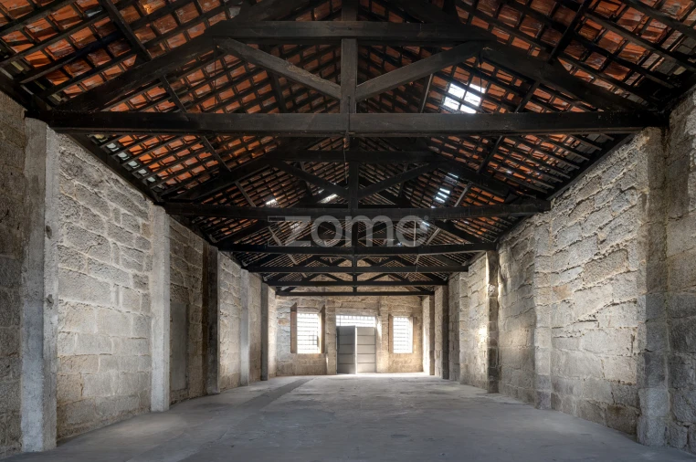 Terreno Comércio / Armazém para Arrendamento em Campanhã Foto 7