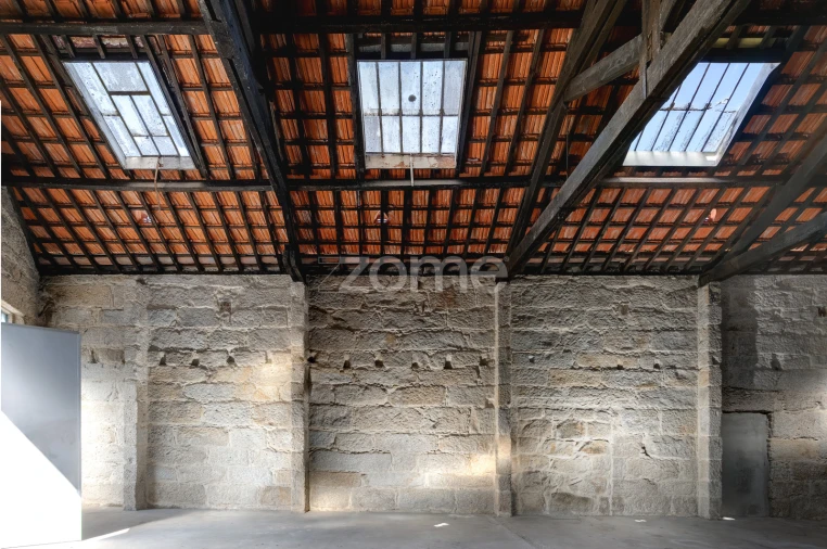 Terreno Comércio / Armazém para Arrendamento em Campanhã Foto 14