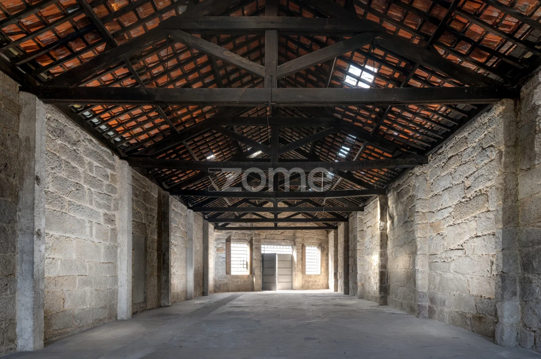 Terreno Comércio / Armazém para Arrendamento em Campanhã Foto 7