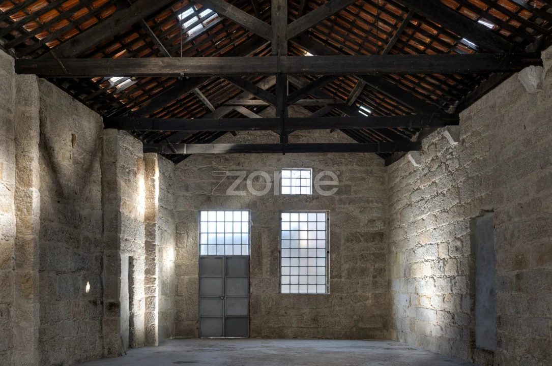 Terreno Comércio / Armazém para Arrendamento em Campanhã Foto 10