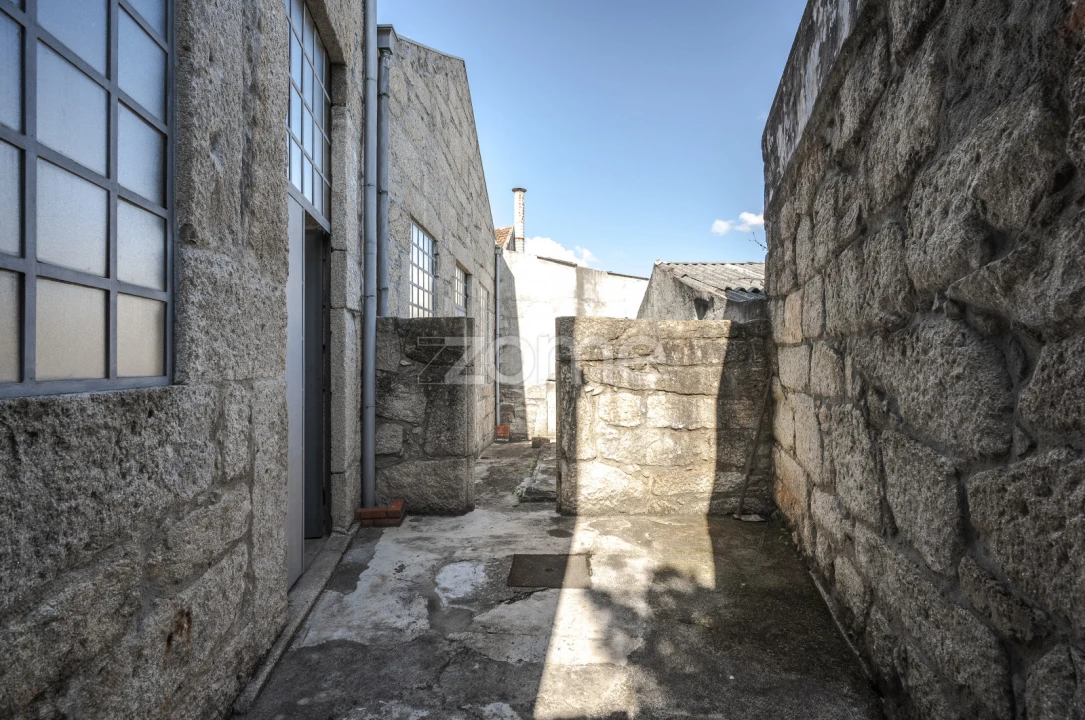 Terreno Comércio / Armazém para Arrendamento em Campanhã Foto 16