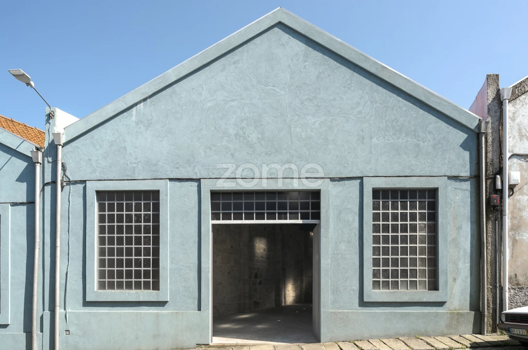 Terreno Comércio / Armazém para Arrendamento em Campanhã Foto 1