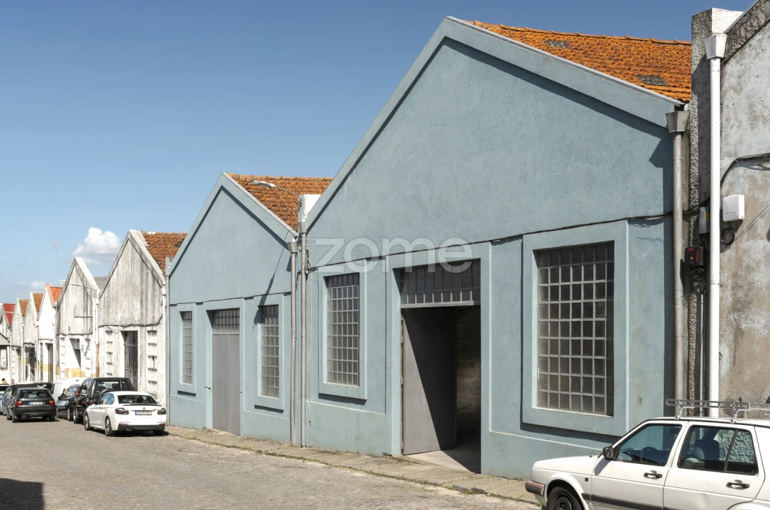 Terreno Comércio / Armazém para Arrendamento em Campanhã Foto 3