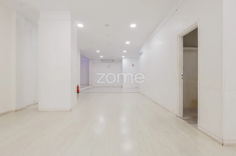 Negócio para Arrendamento em Massamá e Monte Abraão Foto 3