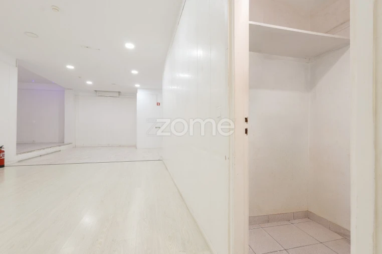 Negócio para Arrendamento em Massamá e Monte Abraão Foto 14