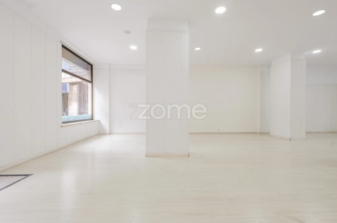 Negócio para Arrendamento em Massamá e Monte Abraão Foto 9