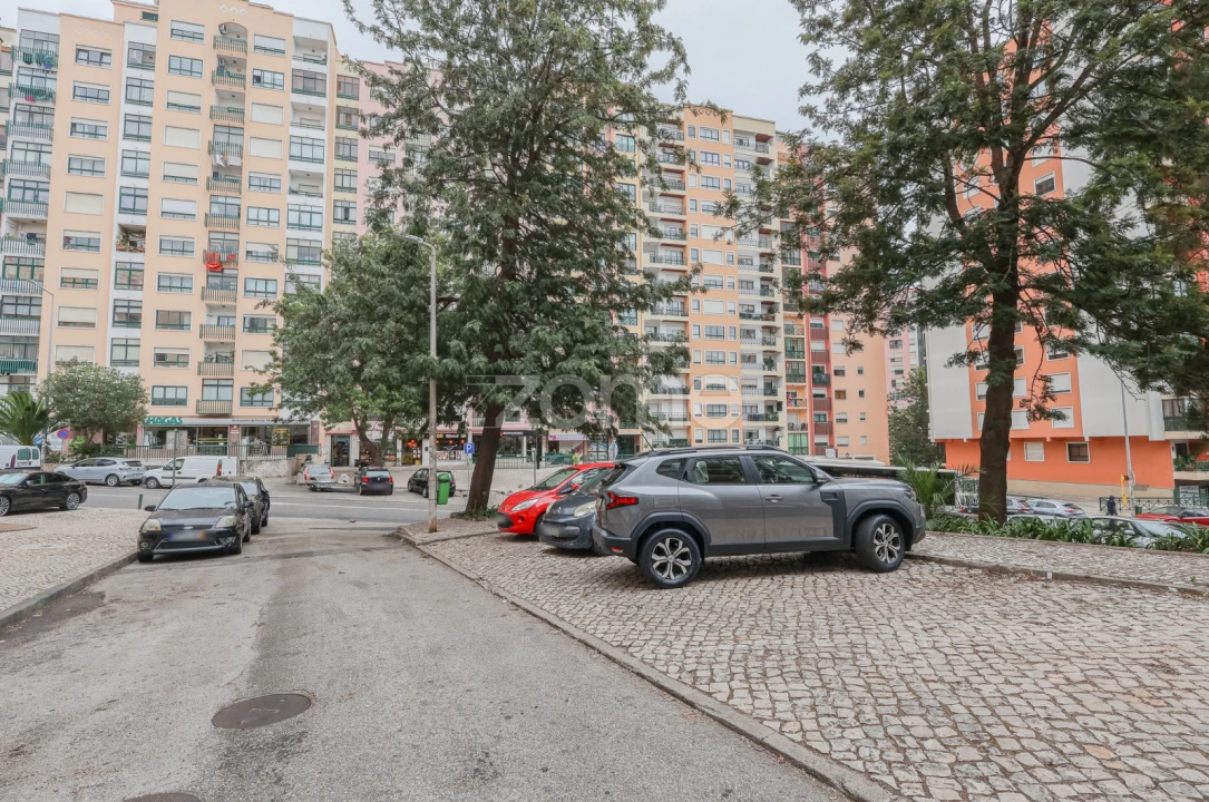 Negócio para Arrendamento em Massamá e Monte Abraão Foto 20
