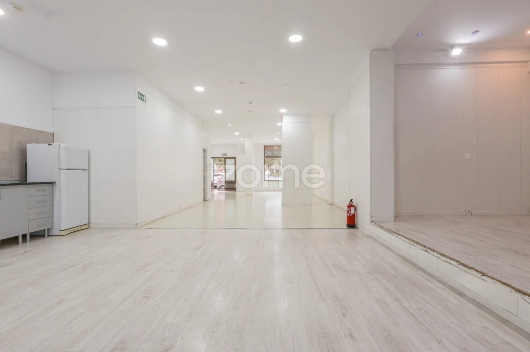 Negócio para Arrendamento em Massamá e Monte Abraão Foto 22