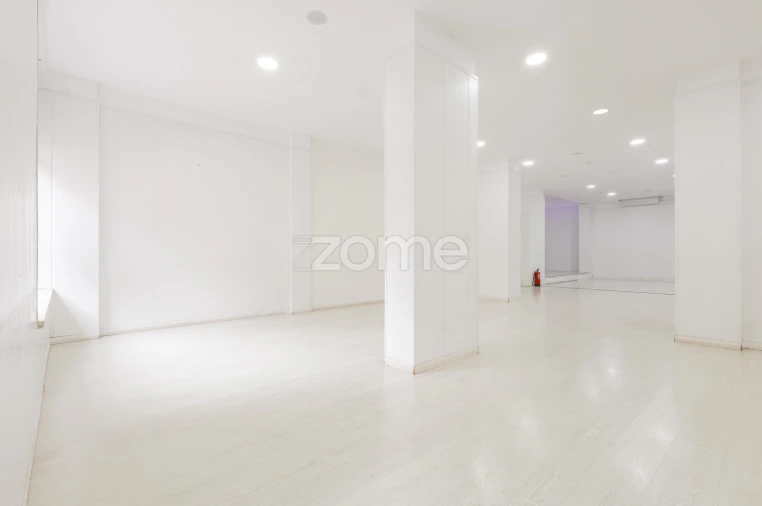 Negócio para Venda em Massamá e Monte Abraão Foto 9