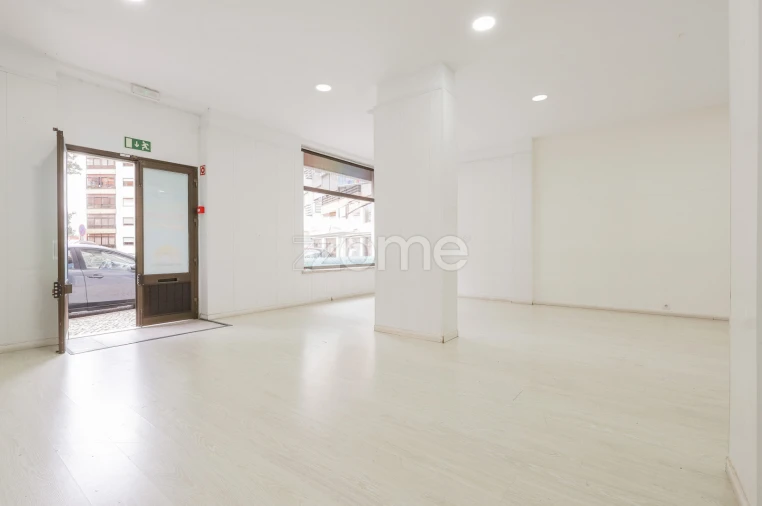 Negócio para Venda em Massamá e Monte Abraão Foto 12