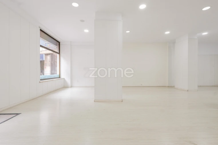 Negócio para Venda em Massamá e Monte Abraão Foto 13