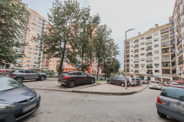 Negócio para Venda em Massamá e Monte Abraão Foto 16