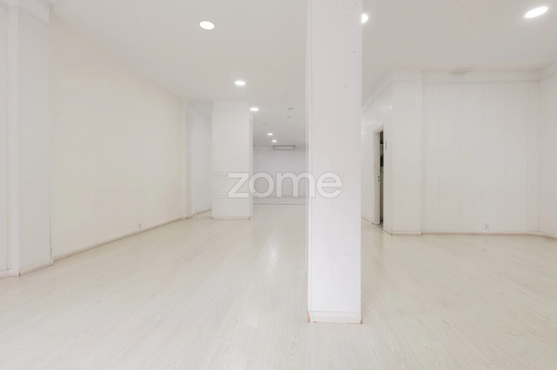 Negócio para Venda em Massamá e Monte Abraão Foto 10