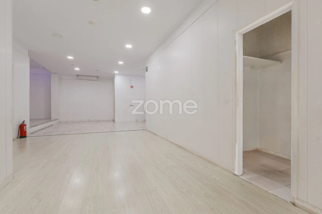 Negócio para Venda em Massamá e Monte Abraão Foto 14