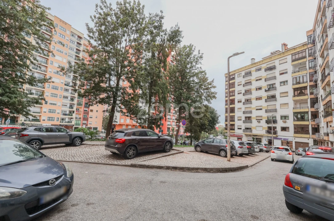 Negócio para Venda em Massamá e Monte Abraão Foto 16
