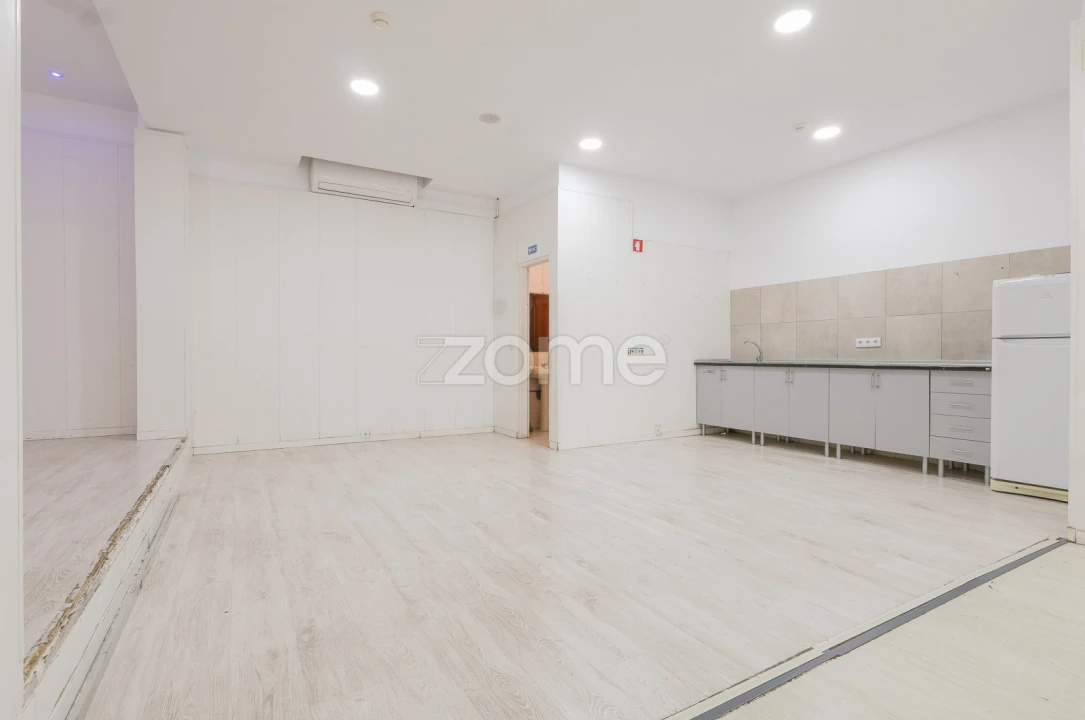 Negócio para Venda em Massamá e Monte Abraão Foto 28