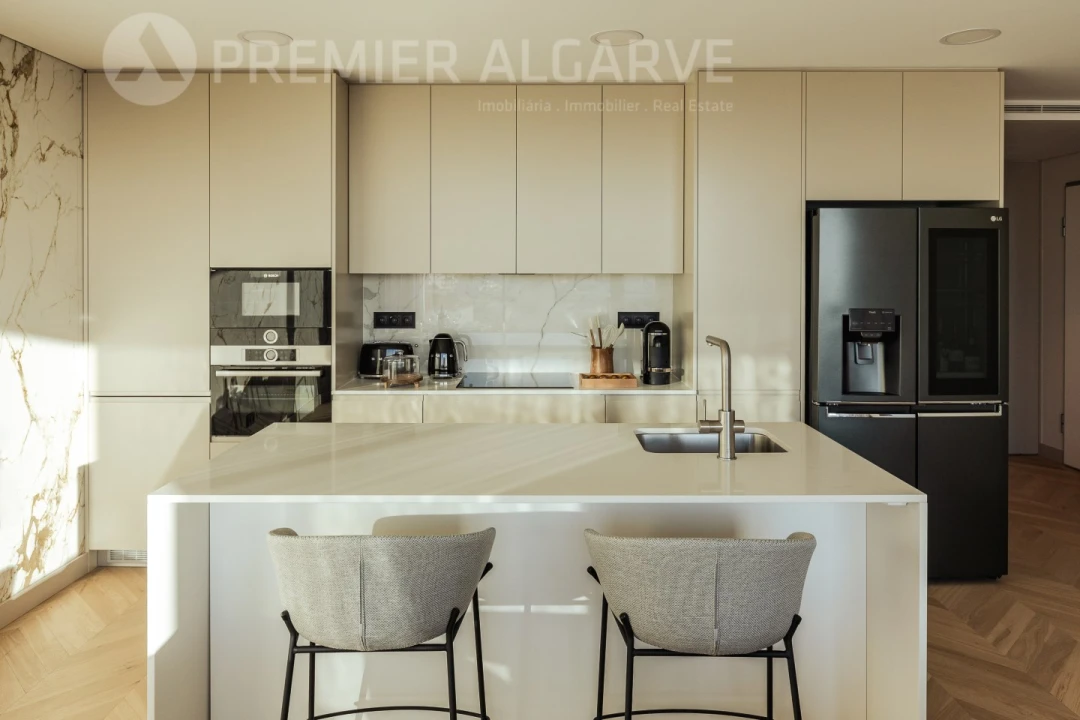 Apartamento T2 para Venda em Faro (Sé e São Pedro) Foto 3