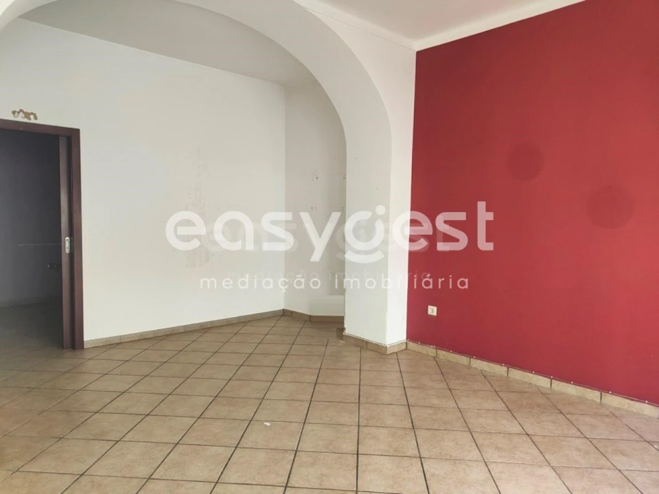 Loja para Venda em Beja (Santiago Maior e São João Baptista) Foto 1