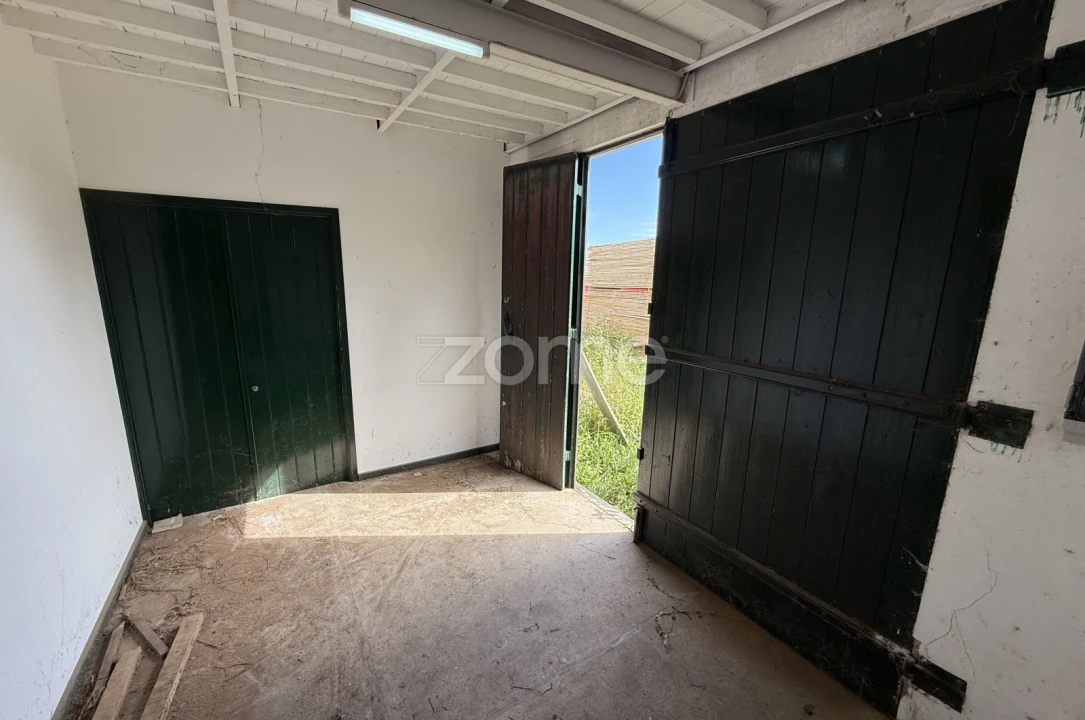 Terreno Comércio / Armazém para Venda em Rabo de Peixe Foto 11