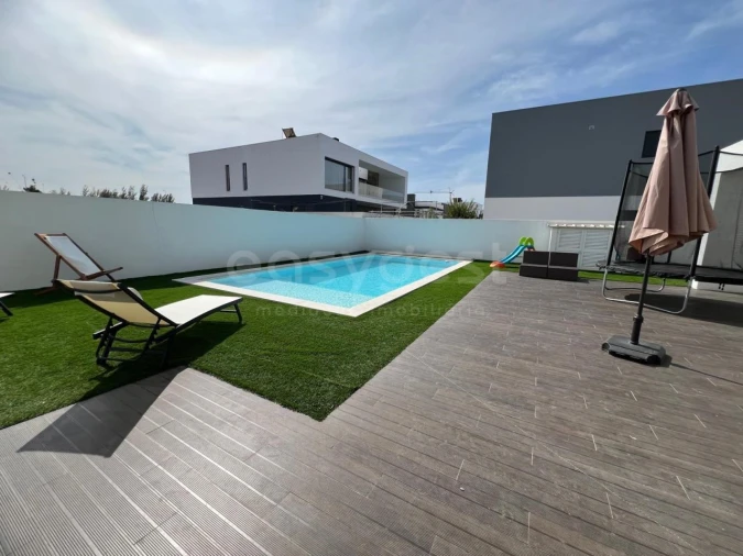 Moradia T4 para Venda em Pinhal Novo Foto 2