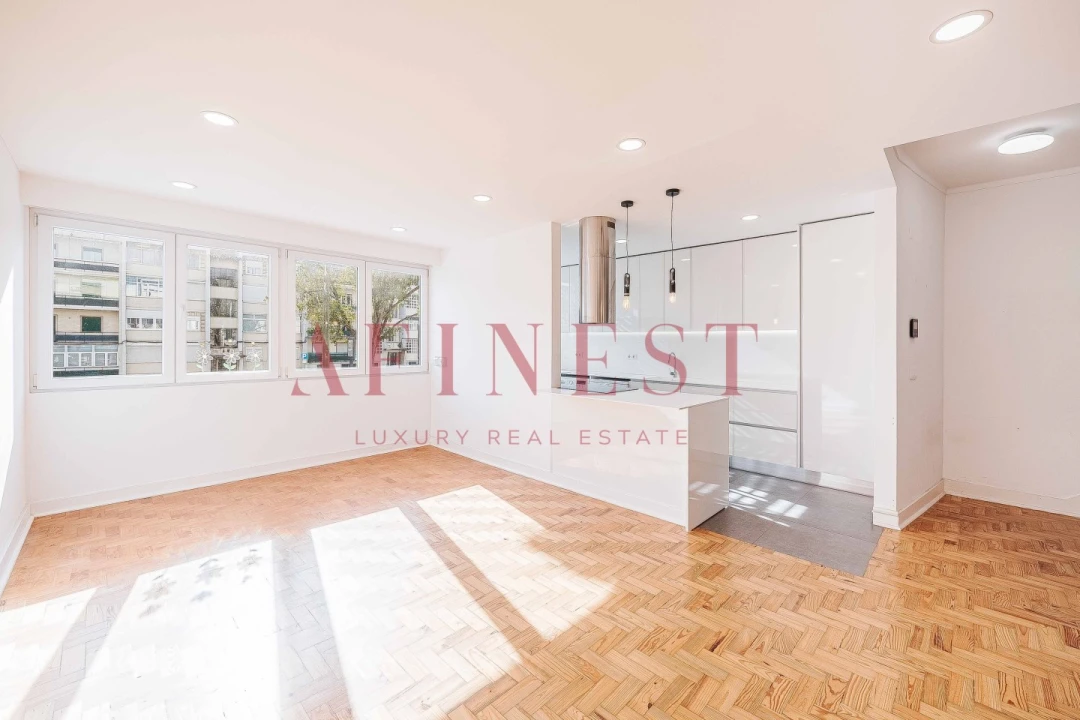 Apartamento T2 para Arrendamento em Alvalade Foto 1