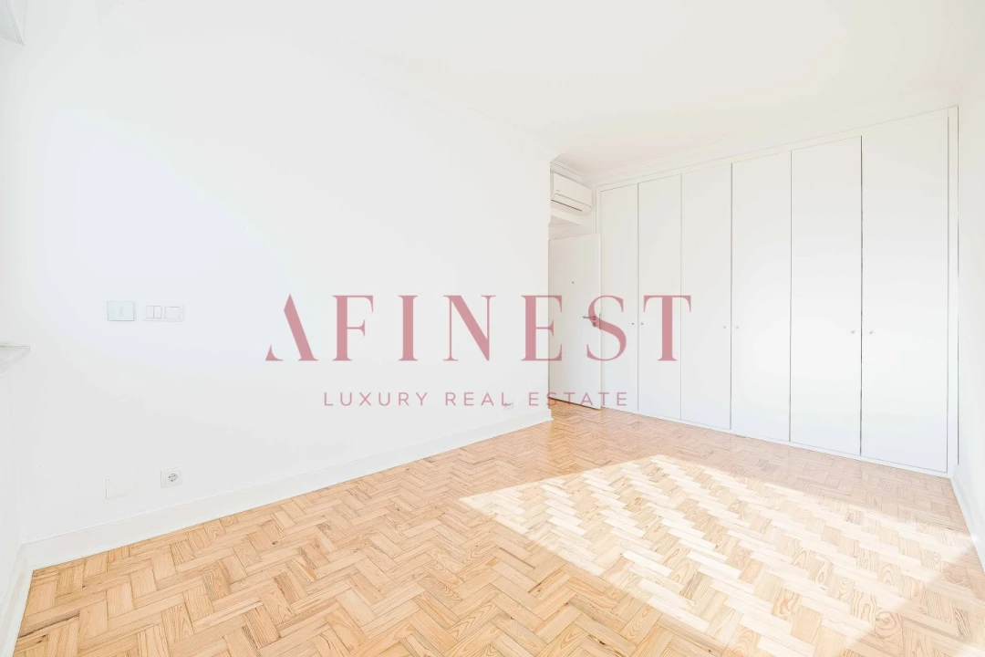 Apartamento T2 para Arrendamento em Alvalade Foto 42