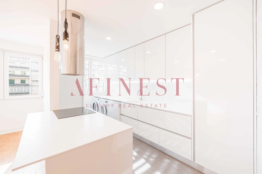 Apartamento T2 para Arrendamento em Alvalade Foto 4